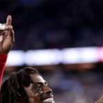 GUARDA: CJ Gardner-Johnson di Bills espulso per aver sputato contro Brock Bowers dei Raiders
