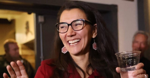 Rapporto: Mary Peltola ha utilizzato N-Word più volte nel 2024, sostengono i membri dello staff Rapporto: Mary Peltola ha utilizzato N-Word più volte nel 2024, sostengono i membri dello staff