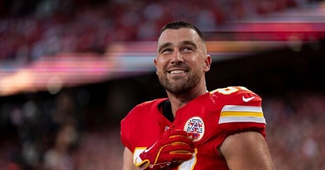 La star dei Chiefs Travis Kelce in Hot Water per aver apprezzato il monologo SNL di Shane Gillis La star dei Chiefs Travis Kelce in Hot Water per aver apprezzato il monologo SNL di Shane Gillis