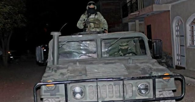 Il Messico schiera truppe navali dopo che gli Stati Uniti hanno inviato soldati al confine in seguito alla sparatoria del cartello Il Messico schiera truppe navali dopo che gli Stati Uniti hanno inviato soldati al confine in seguito alla sparatoria del cartello