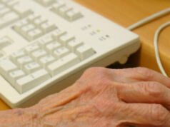 Pensionato del Michigan senza connessione Internet accreditato con $ 4.500 in donazioni ActBlue