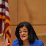 Jayapal: Nei paesi socialisti c’è “molta più fiducia nel governo”.