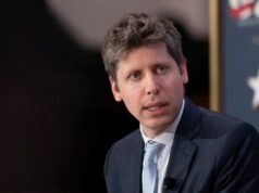 Sam Altman insiste di non aver interferito con il rilascio “artificiale”.