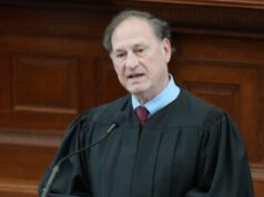Alito rivela di aver preso in considerazione il pensionamento e riconsidererà la decisione ogni mandato