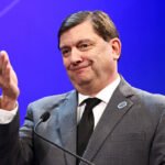Il candidato democratico dice alla senatrice di “stare zitta”