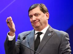 Il candidato democratico dice alla senatrice di “stare zitta”
