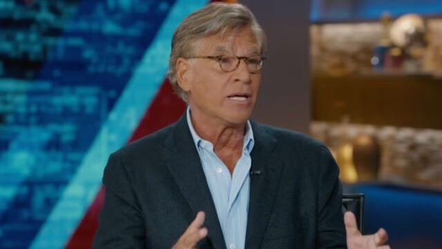 Aaron Sorkin ricorda esattamente come si è rotto il naso scrivendo una scena “Newsroom”.