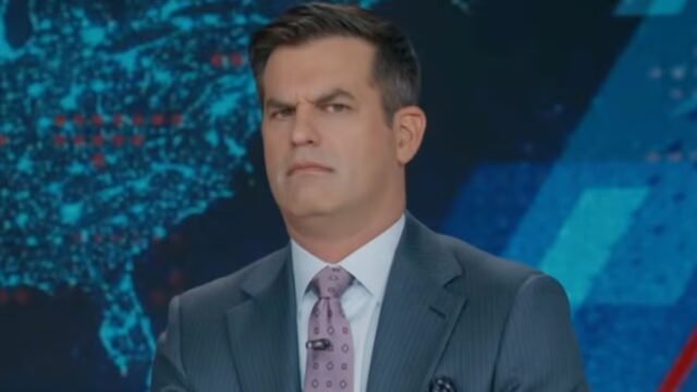 Michael Kosta chiama il pubblico dello spettacolo quotidiano per aver gemito per uno scherzo morboso