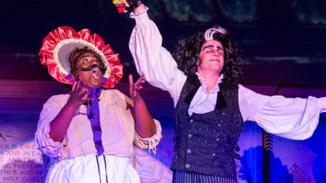 Recensione off Broadway di “Queeney Todd: Il fondo demoniaco di Fleet Street”.