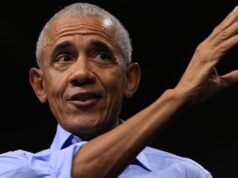 Obama si scaglia contro Trump e i media protestano per il Jab della Cheesecake Factory
