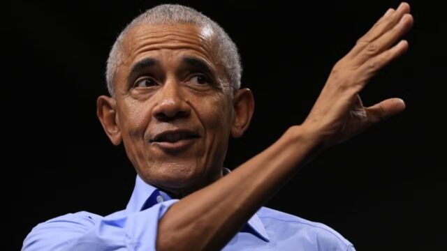 Obama si scaglia contro Trump e i media protestano per il Jab della Cheesecake Factory