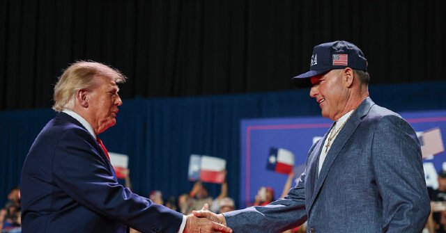 Il presidente Trump rivela che la leggenda della MLB Roger Clemens riceverà la medaglia della libertà Il presidente Trump rivela che la leggenda della MLB Roger Clemens riceverà la medaglia della libertà