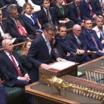 Il primo ministro britannico Andy Burnham promette di rinegoziare l’accordo commerciale post-Brexit con l’UE