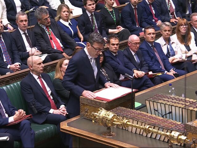 Il primo ministro britannico Andy Burnham promette di rinegoziare l’accordo commerciale post-Brexit con l’UE Il primo ministro britannico Andy Burnham promette di rinegoziare l’accordo commerciale post-Brexit con l’UE