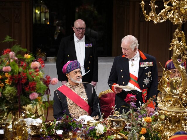 Re Carlo dà il benvenuto al sultano dell’Oman e saluta gli sforzi di pace durante la visita di stato nel Regno Unito Re Carlo dà il benvenuto al sultano dell’Oman e saluta gli sforzi di pace durante la visita di stato nel Regno Unito