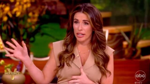 The View: Alyssa Farah Griffin lamenta i prezzi alti delle caramelle di Halloween
