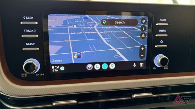 Android Auto interromperà presto il supporto per milioni di telefoni meno recenti Android Auto interromperà presto il supporto per milioni di telefoni meno recenti