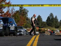 Ragazzo, 16 anni, uccide tre bambini e un insegnante in una sparatoria in una scuola dell’Oregon