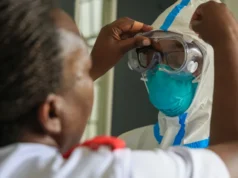 Mentre il mondo osserva le segnalazioni di peste in Russia, la mortale Ebola sta oltrepassando i confini