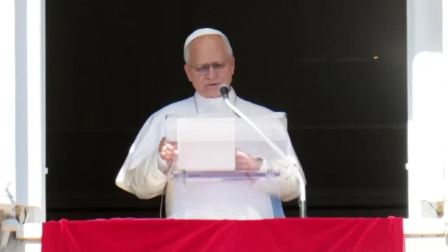 Papa Leone verrà operato per una piccola neoformazione al polmone Papa Leone verrà operato per una piccola neoformazione al polmone