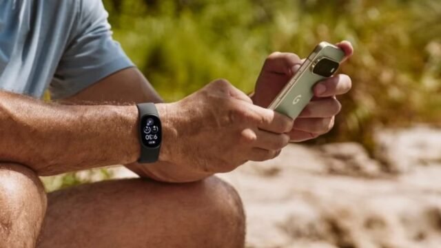 Google ci ha spiegato perché Fitbit Edge non ha NFC e funzionalità di sicurezza cruciali Google ci ha spiegato perché Fitbit Edge non ha NFC e funzionalità di sicurezza cruciali