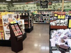 I lavoratori di Kroger devono affrontare un nuovo codice di abbigliamento mentre il colosso della spesa pubblica il primo aggiornamento politico in un decennio