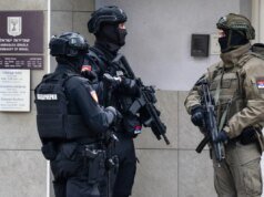 Attentati minori da parte di un poliziotto sostenitore dell’ISIS di guardia all’ambasciata israeliana a Belgrado con coltelli – prima di essere colpito a morte: rapporto