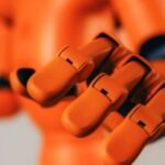 La polizia tedesca indaga dopo che un robot si è avvicinato di nascosto e ha aggredito sessualmente un’adolescente