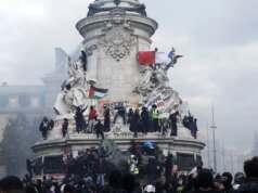 Perché le proteste scolastiche francesi sono diventate una crisi politica più ampia?