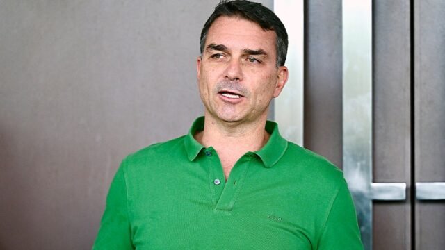 Bolsonaro vince il primo turno delle elezioni presidenziali brasiliane, mentre i candidati sostenuti da Trump continuano l’ondata rossa Bolsonaro vince il primo turno delle elezioni presidenziali brasiliane, mentre i candidati sostenuti da Trump continuano l’ondata rossa