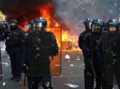 Il primo ministro francese respinge le accuse di brutalità della polizia dopo che adolescenti gravemente feriti durante le proteste: “Gli incidenti accadono”
