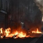 Taccuino del giornalista: La Francia si prepara a nuovi disordini dopo che alcune parti di Parigi sono andate fuori controllo
