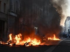 Taccuino del giornalista: La Francia si prepara a nuovi disordini dopo che alcune parti di Parigi sono andate fuori controllo