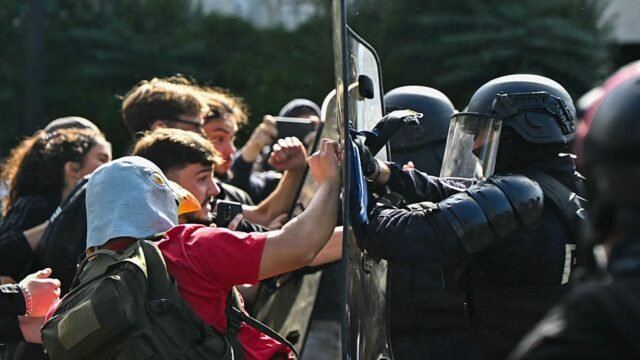 Le violente proteste studentesche francesi lanciano un avvertimento per l’America: “Un ammonimento” Le violente proteste studentesche francesi lanciano un avvertimento per l’America: “Un ammonimento”