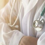 Giornata mondiale della menopausa 2026: Navigazione sulla salute delle ossa dopo la menopausa