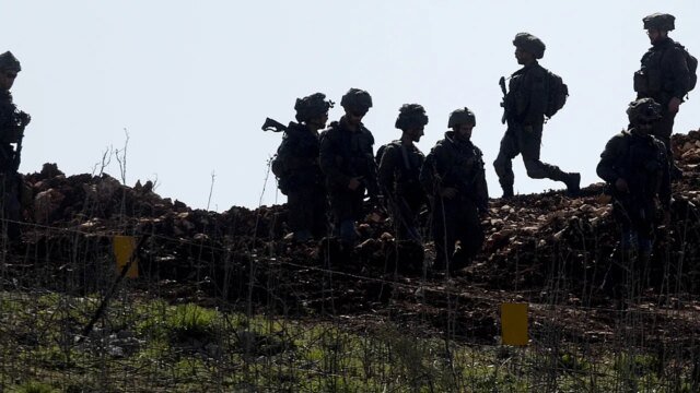 Israele si esercita per un attacco a sorpresa con massicce esercitazioni militari mentre gli esperti invocano la guerra del 1973 Israele si esercita per un attacco a sorpresa con massicce esercitazioni militari mentre gli esperti invocano la guerra del 1973