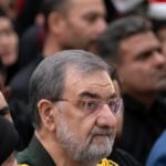 L’Iran definisce la risposta Hormuz degli Stati Uniti “inadeguata” e minaccia di colpire cavi sottomarini e centri di intelligenza artificiale se la guerra riprenderà