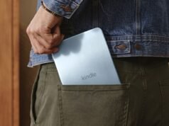 Il Kindle di Amazon ha appena ricevuto un importante aggiornamento: velocità più elevate, guscio in alluminio e un tanto atteso dispositivo per girare le pagine