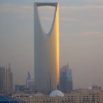Arabia Saudita all’erta: l’Iconic Kingdom Center rimanda i lavoratori a casa durante gli attacchi Houthi
