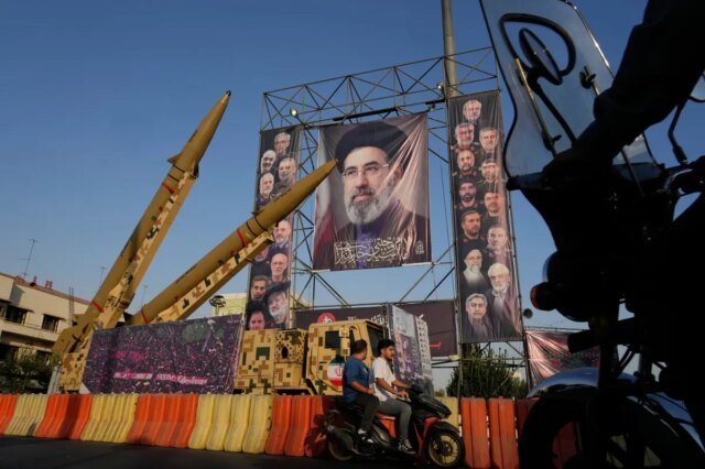 L’Iran spinge forte sulla ricostruzione nucleare, sfidando Trump a colpire ancora L’Iran spinge forte sulla ricostruzione nucleare, sfidando Trump a colpire ancora