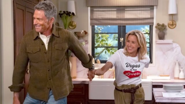 Newlyweds trova un nuovo showrunner dopo il licenziamento del co-creatore Newlyweds trova un nuovo showrunner dopo il licenziamento del co-creatore