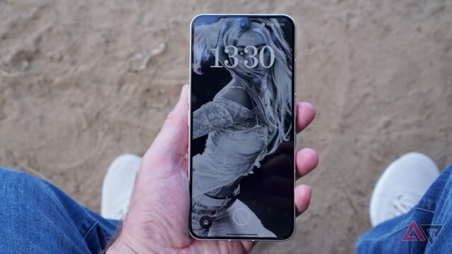 nothing-phone-3-screen-hand.JPG