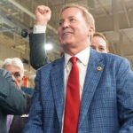 I repubblicani del Texas spendono circa 7,7 milioni di dollari al giorno per sostenere Ken Paxton
