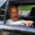 Papa Leone XIV dimesso dall’ospedale, tornerà in Vaticano dopo l’intervento chirurgico per rimuovere il cancro ai polmoni