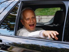 Papa Leone XIV dimesso dall’ospedale, tornerà in Vaticano dopo l’intervento chirurgico per rimuovere il cancro ai polmoni