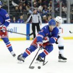 Come Sean Durzi sta abbracciando il suo ruolo cruciale nei Rangers dopo che gli infortuni hanno fatto deragliare il mandato di Mammoth