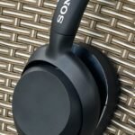 Le cuffie ULT WEAR di Sony sono ora scontate del 48%, con bassi potenti e una forte cancellazione del rumore