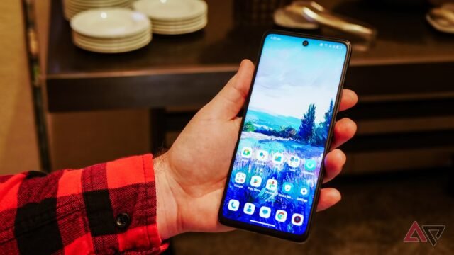Il telefono NXTPAPER 5G da $ 200 di TCL è facile per gli occhi e il portafoglio